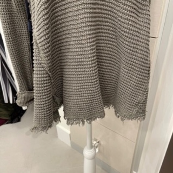 Free People Cold Shoulder Top - Picture 4 of 7